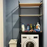 Near Venice Station - Wifi & Ac 아파트 *