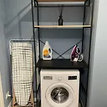 Near Venice Station - Wifi & Ac 아파트