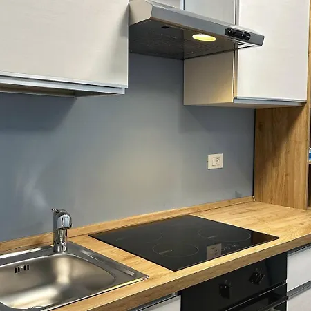 Near Venice Station - Wifi & Ac 아파트