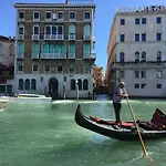 55sqm/entire Apt/freeparking/10min 2venice Apartmán *